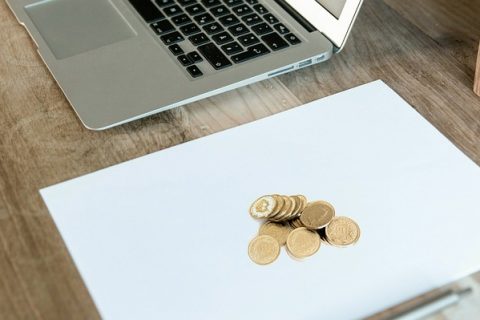 美元保持强劲，澳元下滑，新西兰预算赤字，中国人民币创新低！