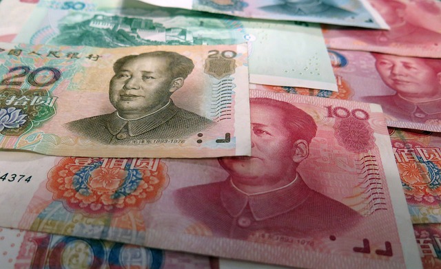 中国人民币贬值持续，外资撤离加剧，人民币汇率或走向7.3