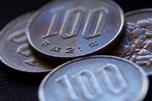 日元汇率剧烈波动！日本央行宣布灵活政策，美元稳健应对