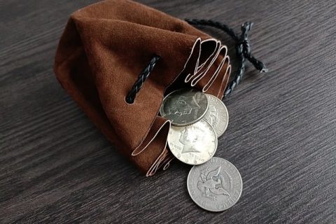 美元再创一年新低，专家预测卖压将持续