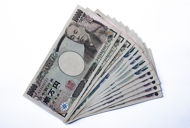 日本长期利率横向移动，美元/日元汇率波动，BOJ政策会议在即