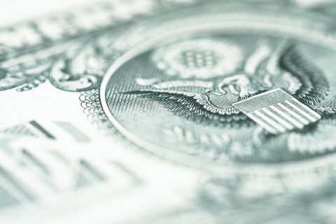 美元坚挺，人民币贬值到7.3，华尔街最新研究解读