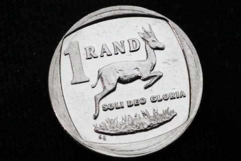 南非兰特强劲回升！中东紧张局势推动石油价格，美元踩下沉重一脚