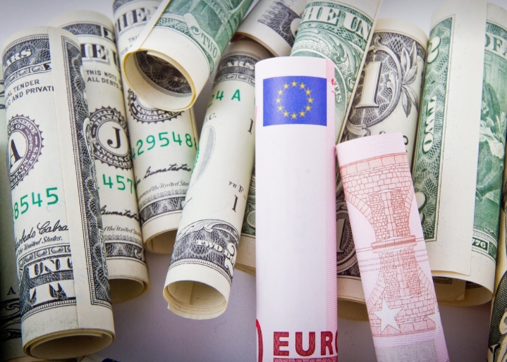 全球货币大揭秘：美元走低，欧元、英镑登顶2023年收官！