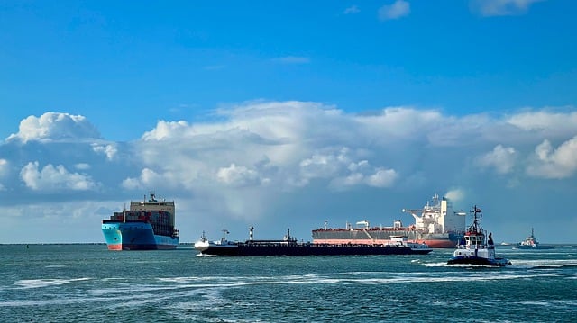 苏伊士运河危机：海运费率飙升，亚洲到欧洲货物运输受阻！